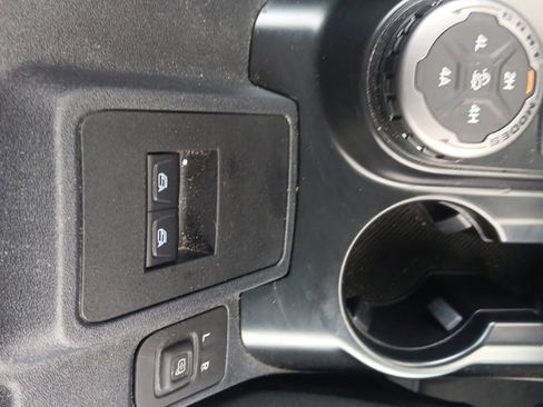 New 2025 Ford Bronco Badlands image 25