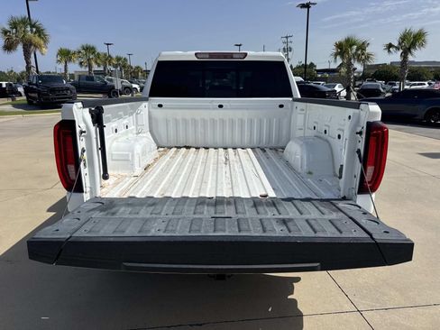Used 2021 GMC Sierra 1500 SLT AWD/4WD image 8