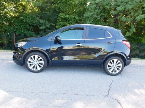 Used 2018 Buick Encore Preferred FWD image 2