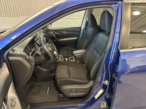 Used 2018 Nissan Rogue SV AWD/4WD image 10