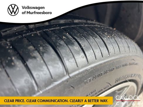 Used 2022 Toyota Corolla SE w/ SE Premium Package image 9