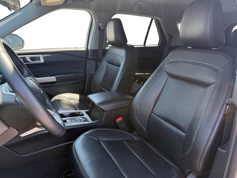 Used 2023 Ford Explorer XLT w/ Equipment Group 202A AWD/4WD image 7