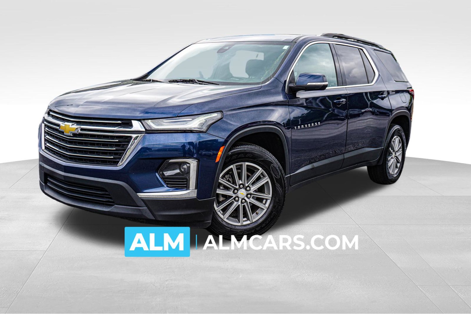 Used 2022 Chevrolet Traverse LT FWD image 1