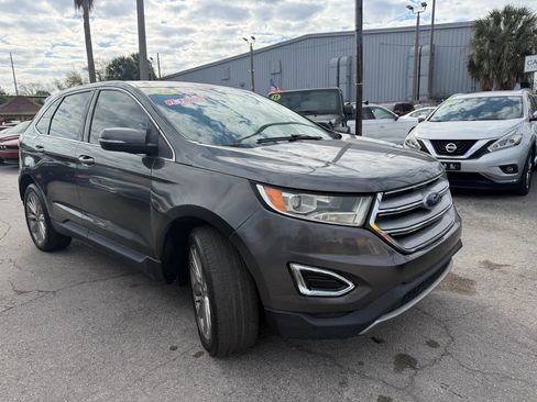 Used 2018 Ford Edge Titanium w/ Equipment Group 301A FWD image 3