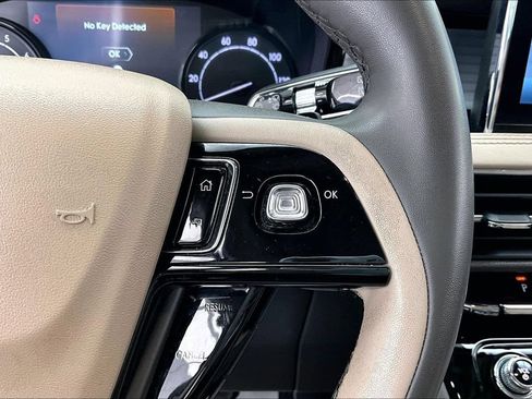 Used 2022 Lincoln Corsair FWD image 19