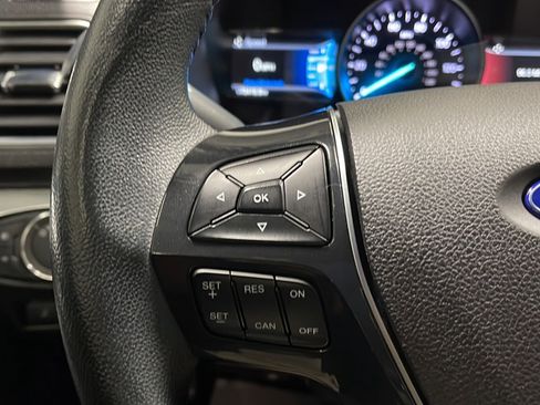 Used 2018 Ford Explorer Limited AWD/4WD image 6