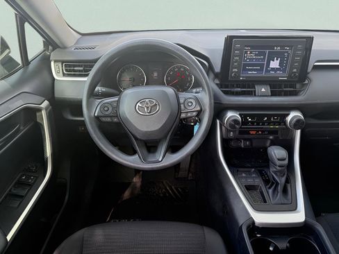 Used 2020 Toyota RAV4 LE FWD image 21