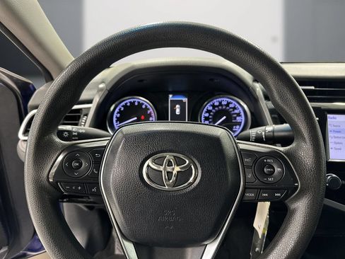 Used 2018 Toyota Camry LE FWD image 22