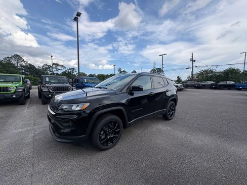 New 2026 Jeep Compass Latitude AWD/4WD image 1