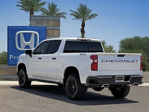 Used 2021 Chevrolet Silverado 1500 LT Trail Boss w/ Convenience Package II AWD/4WD image 4