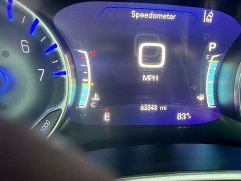 Certified 2023 Chrysler Pacifica Touring-L FWD image 12