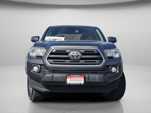 Used 2019 Toyota Tacoma SR5 AWD/4WD image 3