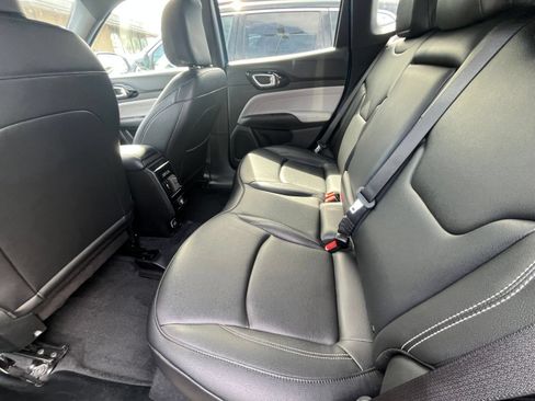 Used 2025 Jeep Compass Limited AWD/4WD image 27