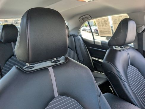 Used 2023 Toyota Camry SE FWD image 3