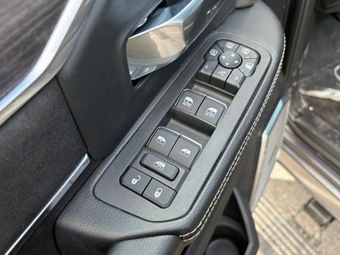 New 2026 RAM 2500 Laramie AWD/4WD image 13