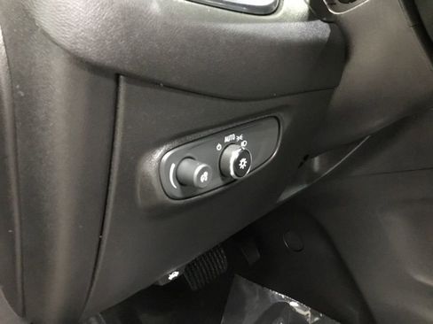 Used 2023 Chevrolet Equinox LS w/ LPO, Cargo Package FWD image 4