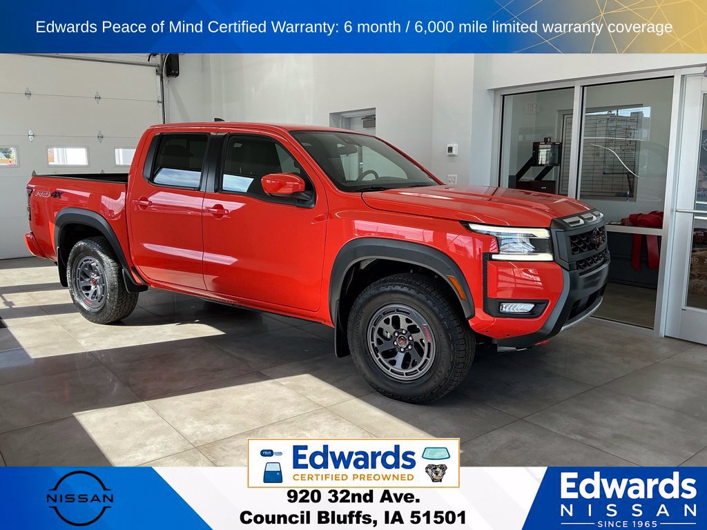 Used 2025 Nissan Frontier PRO-4X AWD/4WD image 2