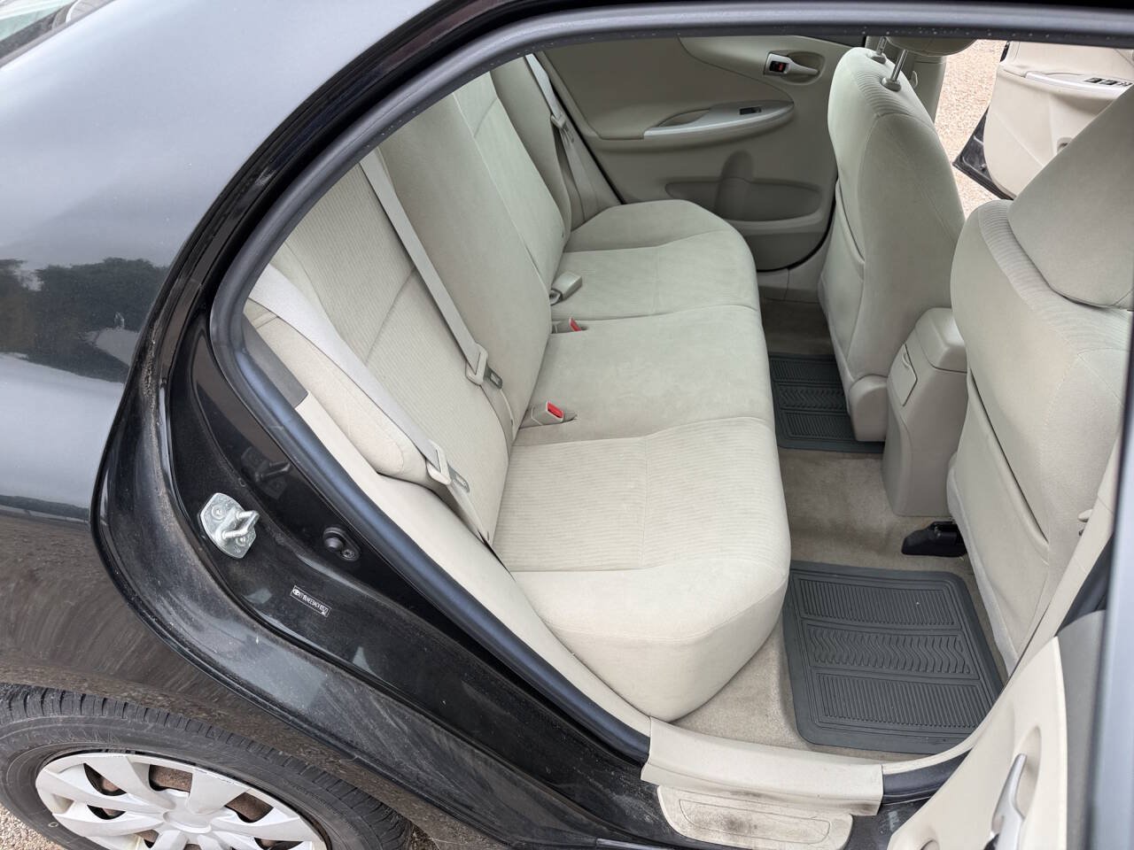 Used 2010 Toyota Corolla LE FWD image 25