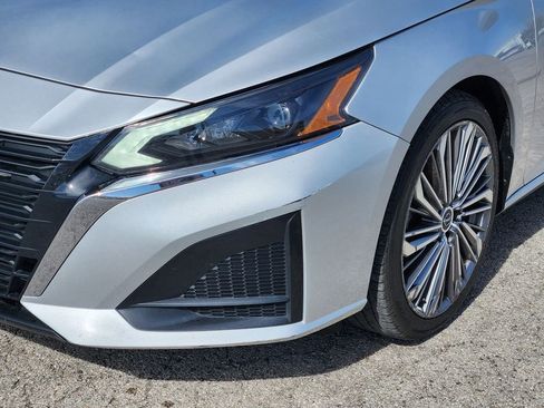 Used 2023 Nissan Altima 2.5 SL image 10