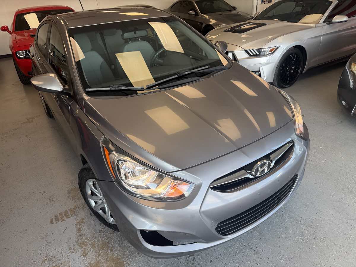 Used 2013 Hyundai Accent GLS FWD image 11