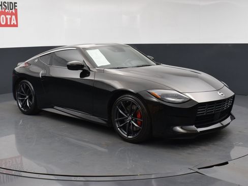 Used 2023 Nissan Z w/ Floor Mat Package (L93) RWD image 6