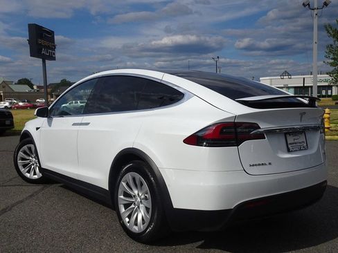 Used 2018 Tesla Model X 75D image 4