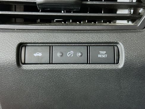 Used 2024 Nissan Altima 2.5 SV image 16