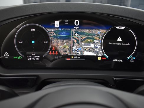 Used 2024 Porsche Cayenne Coupe image 13