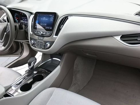 Used 2025 Chevrolet Malibu LT FWD image 28
