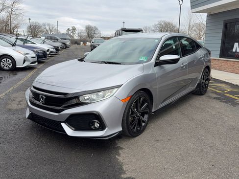 Used 2018 Honda Civic Sport image 1