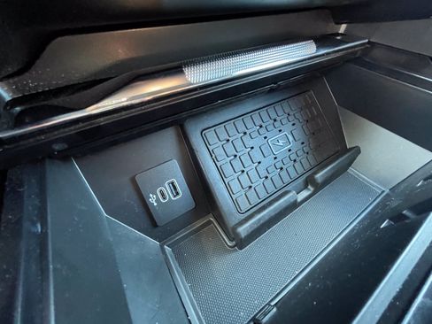 Used 2025 Ford F150 Raptor AWD/4WD image 31