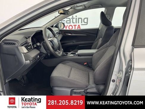 Used 2025 Toyota Camry LE FWD image 14