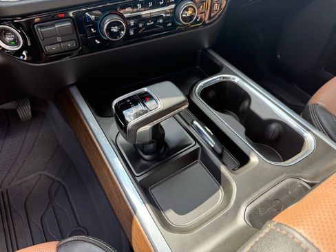 Used 2024 Chevrolet Silverado 1500 High Country w/ High Country Premium Package image 23