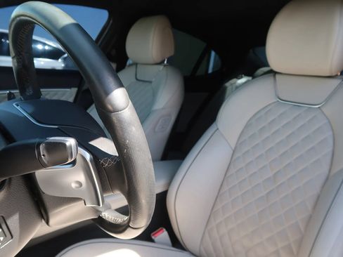 Used 2022 Genesis G70 3.3T RWD image 18