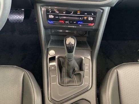 Certified 2023 Volkswagen Tiguan SE FWD image 8
