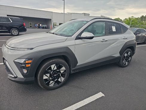 Used 2025 Hyundai Kona SEL FWD image 1