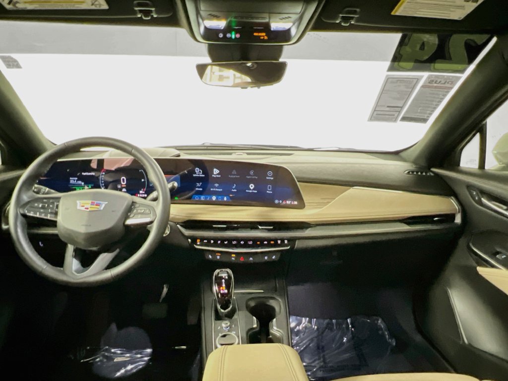 Used 2024 Cadillac XT4 Premium Luxury w/ Technology Package FWD image 27