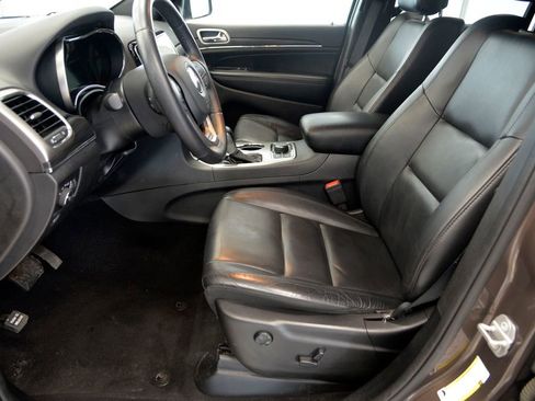 Used 2019 Jeep Grand Cherokee Limited image 15