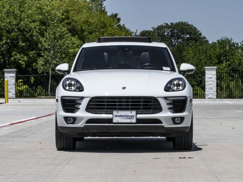 Used 2018 Porsche Macan AWD/4WD image 3