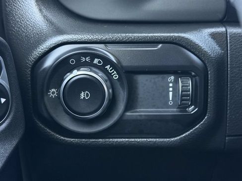 Used 2023 Jeep Wrangler Unlimited Sahara AWD/4WD image 21