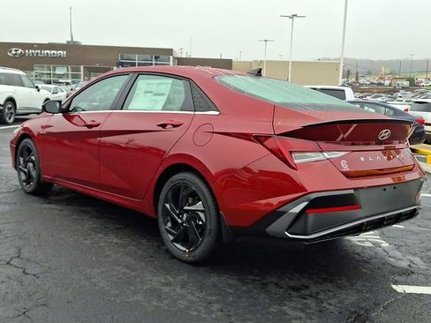New 2026 Hyundai Elantra SEL Sport Premium FWD image 3