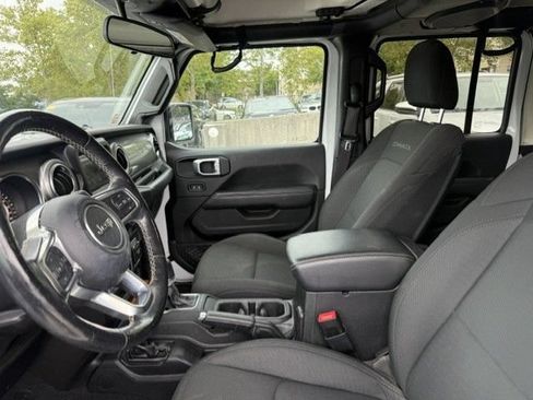 Used 2020 Jeep Wrangler Unlimited Sahara w/ LED Lighting Group AWD/4WD image 3