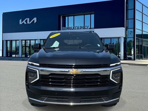 Used 2025 Chevrolet Tahoe LS AWD/4WD image 2