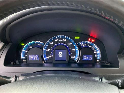 Used 2014 Toyota Camry XLE image 25