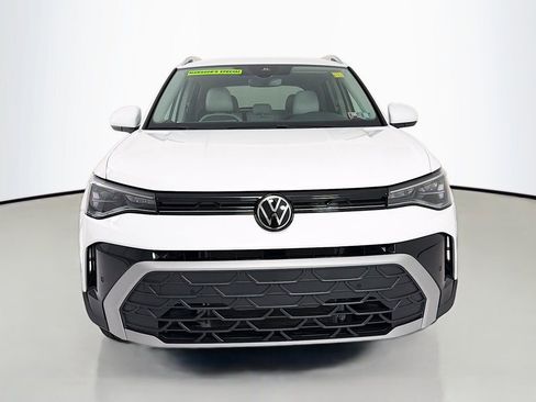 New 2026 Volkswagen Taos SE AWD/4WD image 2