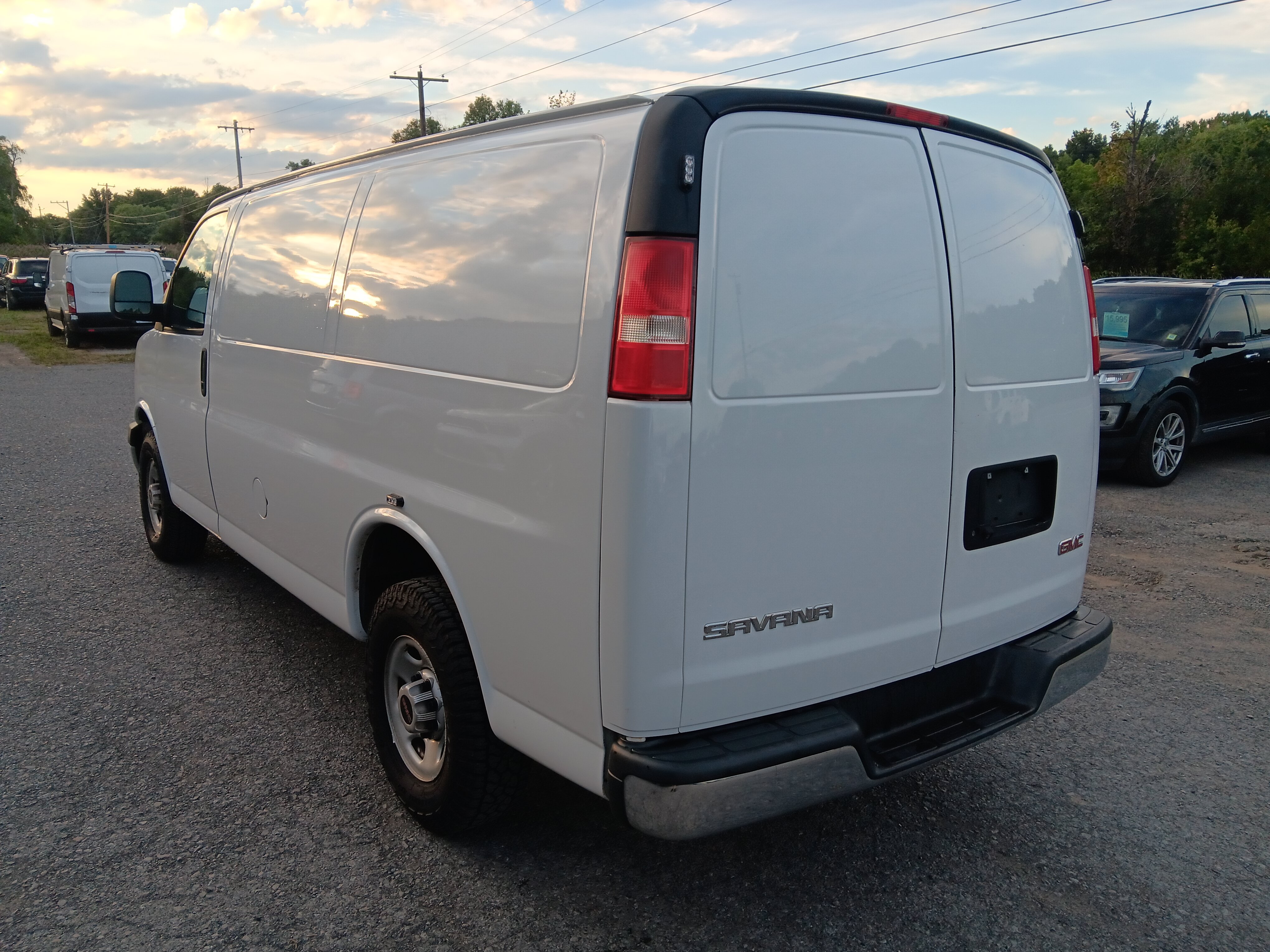Used 2021 GMC Savana 2500 w/ Driver Convenience Package RWD image 3