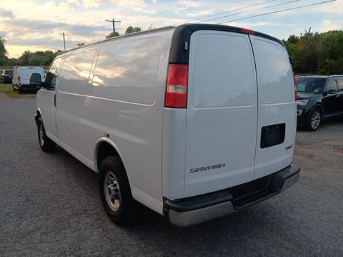 Used 2021 GMC Savana 2500 w/ Driver Convenience Package RWD image 3