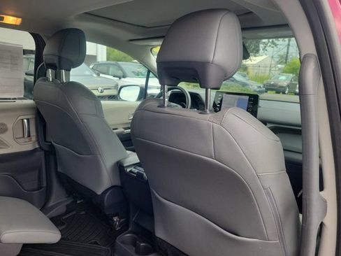 Used 2023 Toyota Sienna Limited AWD/4WD image 10