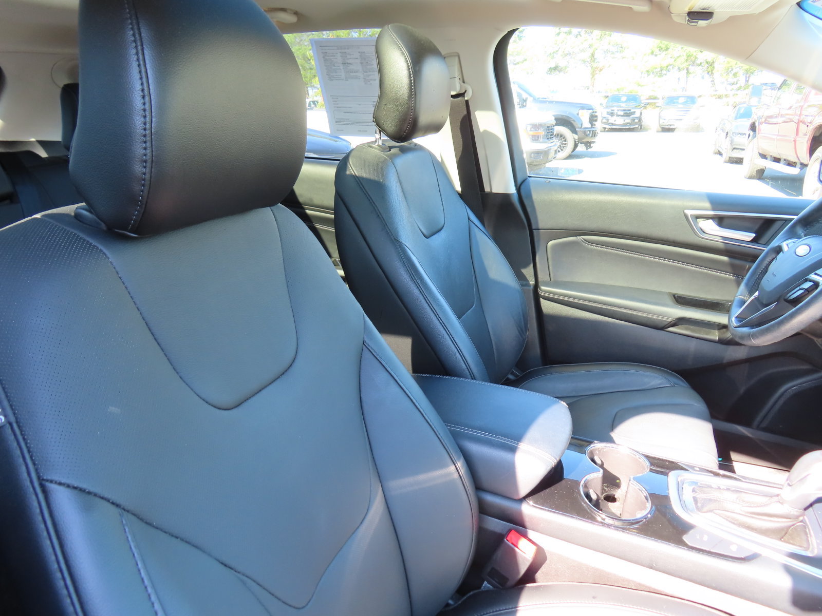 Used 2017 Ford Edge Titanium w/ Equipment Group 302A AWD/4WD image 33