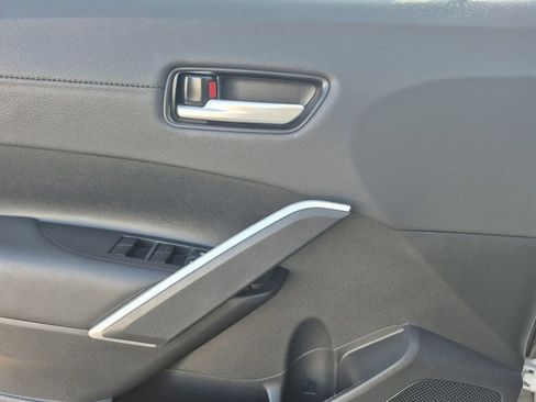 Used 2024 Toyota Corolla Cross XLE w/ Convenience Package image 7